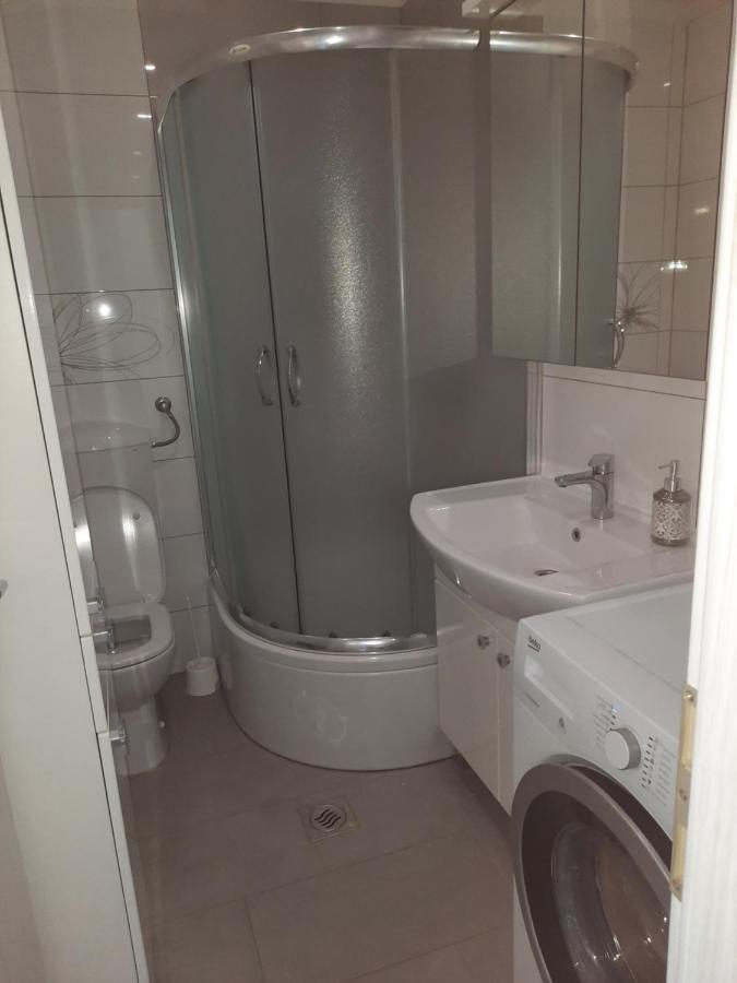 Ani Apartment Сплит Екстериор снимка