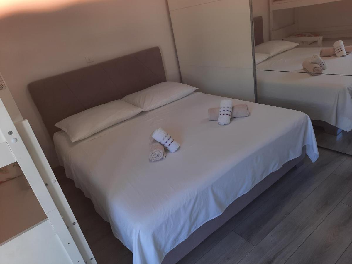 Ani Apartment Сплит Екстериор снимка