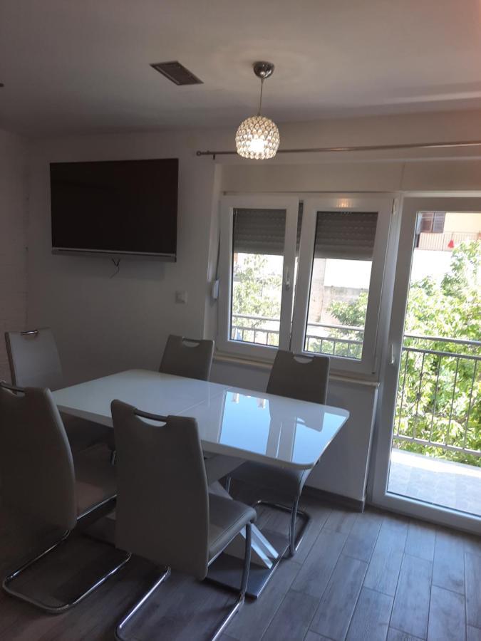 Ani Apartment Сплит Екстериор снимка