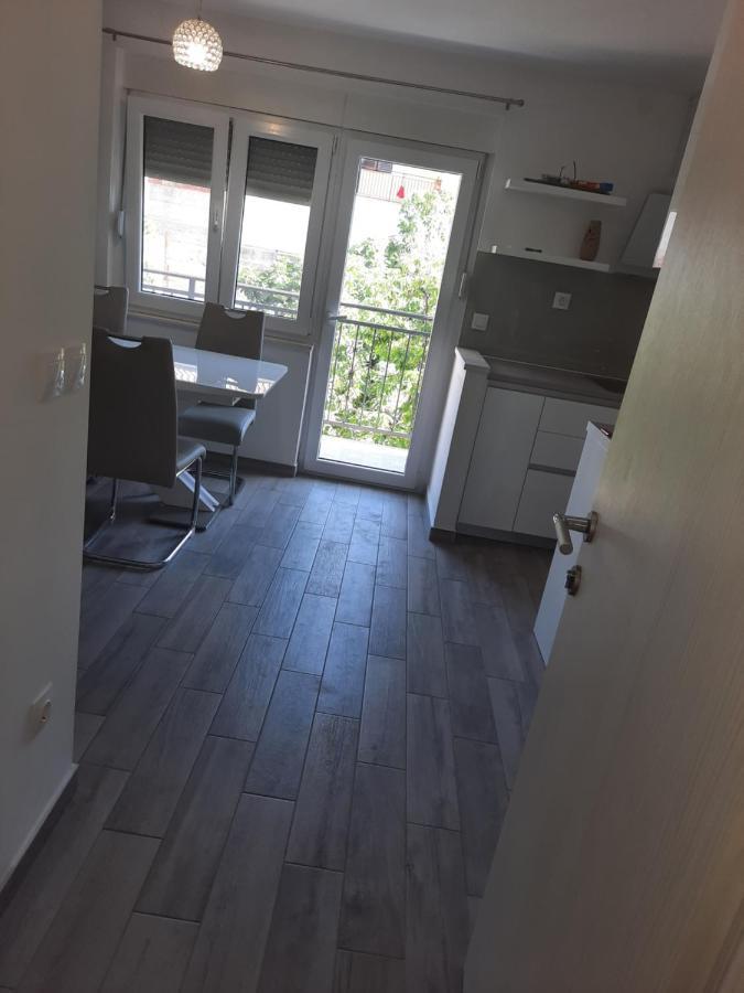 Ani Apartment Сплит Екстериор снимка