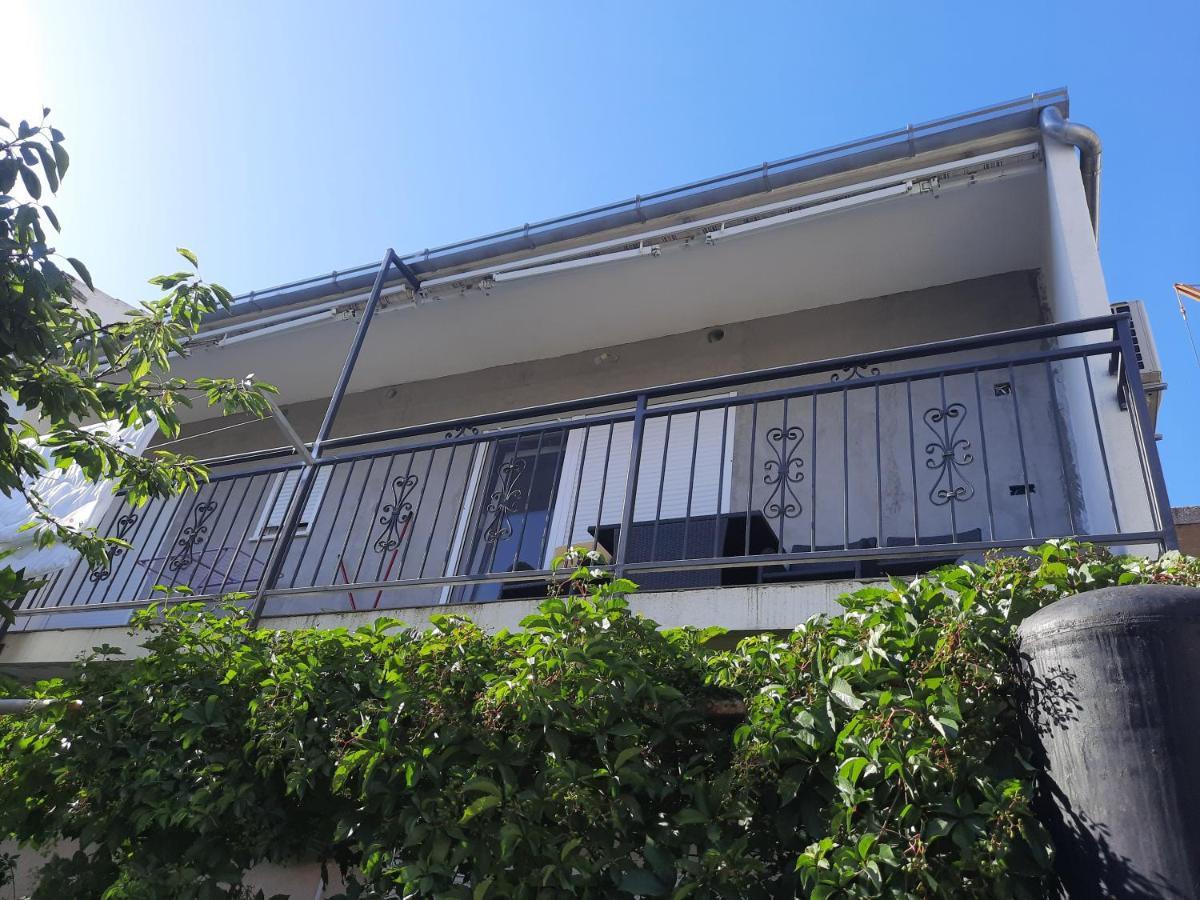 Ani Apartment Сплит Екстериор снимка